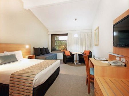 Quality Hotel Airport International - Accommodation Great Ocean Road 2