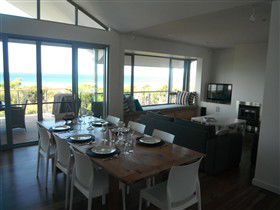 Cassini Beach House - Accommodation Great Ocean Road 0