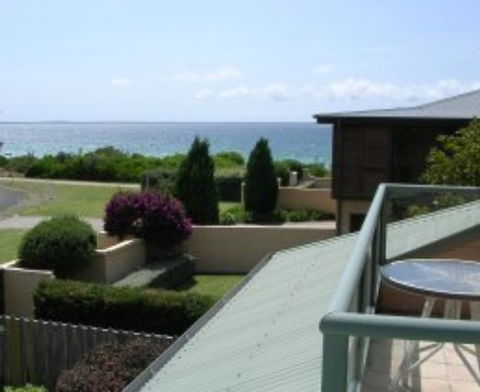 A Bay Beachcomber And Jervis Bays SeaChange - Accommodation Great Ocean Road 2