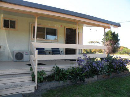 Baudin Budget Units 2&3 And Cottage - Accommodation Great Ocean Road 0