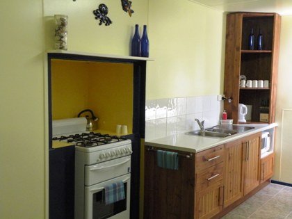 Baudin Budget Units 2&3 And Cottage - Accommodation Great Ocean Road 4