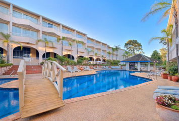 Macquarie Centre NSW Accommodation Great Ocean Road