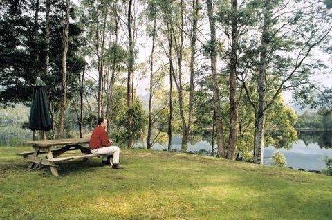Tullah Lakeside Chalet - Accommodation Great Ocean Road 0