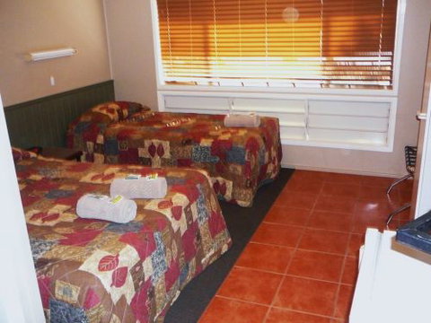 Barcaldine Motel & Villas - Accommodation Great Ocean Road 4