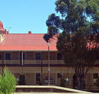 Peterborough Railway Hotel - Accommodation Great Ocean Road