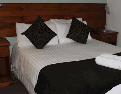 Tullah Lakeside Chalets - Accommodation Great Ocean Road 1
