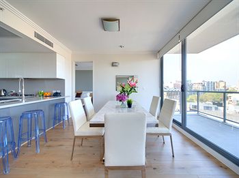 Zara Tower - Luxury Suites And Apartments - Accommodation Great Ocean Road 3