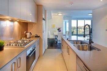 Zara Tower - Luxury Suites And Apartments - Accommodation Great Ocean Road 28