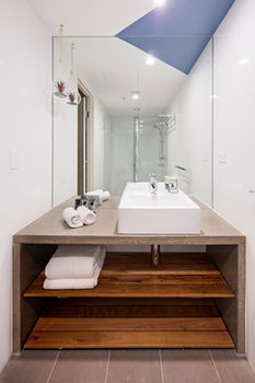 Zara Tower - Luxury Suites And Apartments - Accommodation Great Ocean Road 50