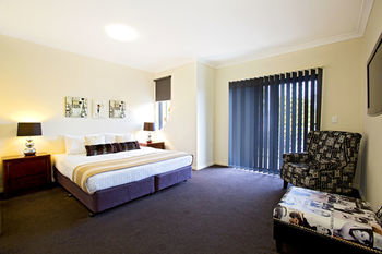 Astina Serviced Apartments - Central - Accommodation Great Ocean Road 2