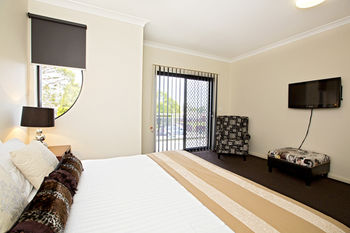 Astina Serviced Apartments - Central - Accommodation Great Ocean Road 3