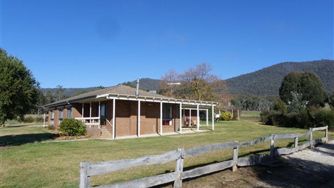 Sweetwater Stays Rural Retreat - Accommodation Great Ocean Road 6