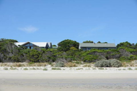 Island Beach Escape - Beachcomber - Accommodation Great Ocean Road 1