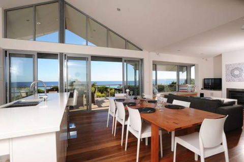 Island Beach Escape - Beachcomber - Accommodation Great Ocean Road 0