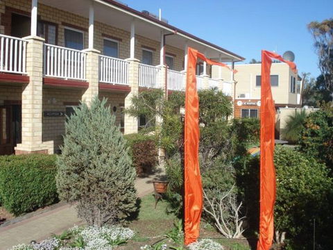 Baywatch Manor Augusta YHA - Accommodation Great Ocean Road 4