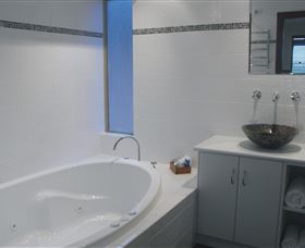 Karma Chalets And Karisma Spa - Accommodation Great Ocean Road 2