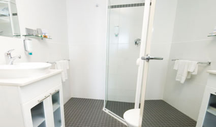 Quality Suites Clifton On Northbourne - Accommodation Great Ocean Road 2