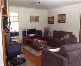 Possum's Hollow And Hooter's Hut - Accommodation Great Ocean Road 1