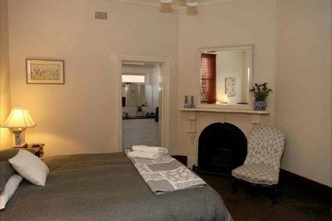 Apartments On-The-Park: The Studio - Accommodation Great Ocean Road 2
