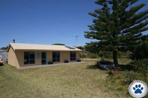LJ Hooker Goolwa Holiday Rentals - 15 Eaton Avenue, Goolwa Beach - Accommodation Great Ocean Road 0