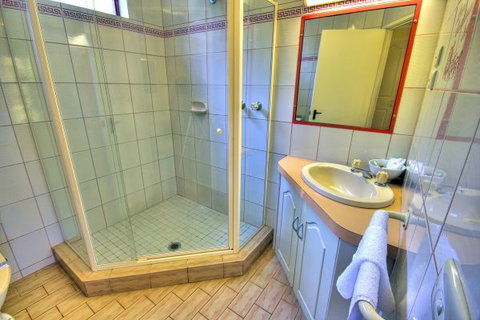 Lorne Coachman Inn - Accommodation Great Ocean Road 3