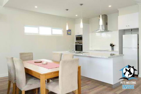 PetLet 14: 24 Seagull Avenue At Hayborough - Accommodation Great Ocean Road 2