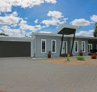 Poolside - Accommodation Great Ocean Road