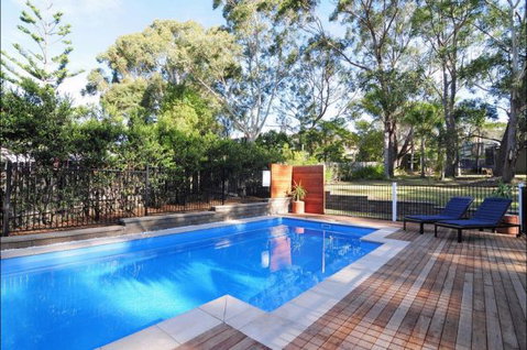 Poolside - Accommodation Great Ocean Road 6