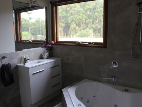 Eagle's Roost Farmstay B&B - Accommodation Great Ocean Road 2