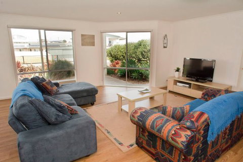 Ocean Sounds - Accommodation Great Ocean Road 4