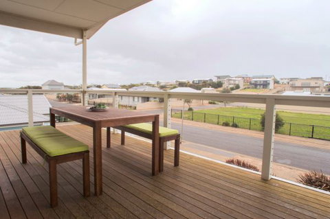 Ocean Sounds - Accommodation Great Ocean Road 9
