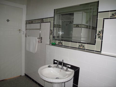 B&B Wodonga - Art Deco Accommodation - Accommodation Great Ocean Road 9
