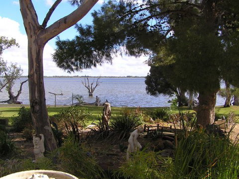 Barmera North Lake Caravan Park - Accommodation Great Ocean Road 2