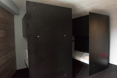 Bunk Backpackers Surfers Paradise - Accommodation Great Ocean Road 1