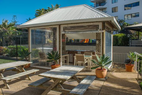 Cashelmara Burleigh Beachfront Apartments - Accommodation Great Ocean Road 3