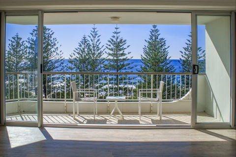 Cashelmara Burleigh Beachfront Apartments - Accommodation Great Ocean Road 7