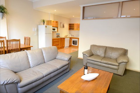 Falls Creek Country Club - Accommodation Great Ocean Road 9