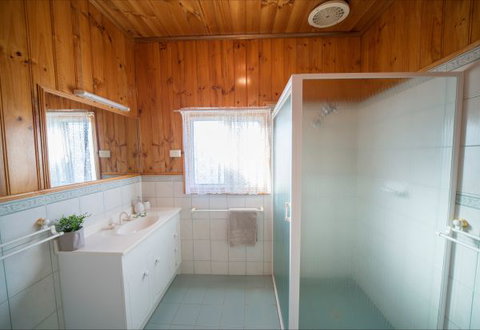 Mundic Waterfront Cottages - Accommodation Great Ocean Road 9