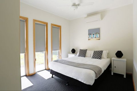 RED FIN Part Of BLUE FIN HOLIDAY HOMES - Accommodation Great Ocean Road 4