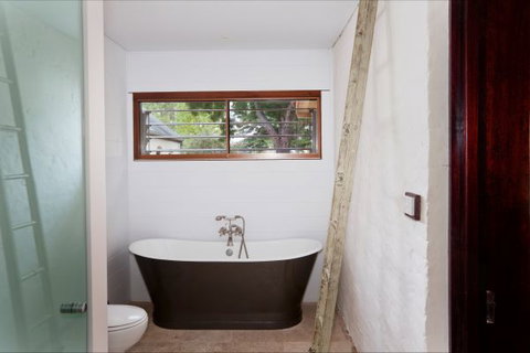 Vine Lodge Heritage Getaway - Accommodation Great Ocean Road 3