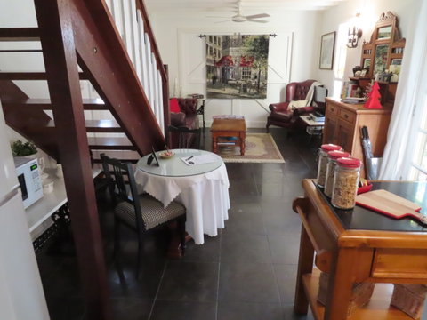 Maison De May Boutique Bed And Breakfast - Accommodation Great Ocean Road 3