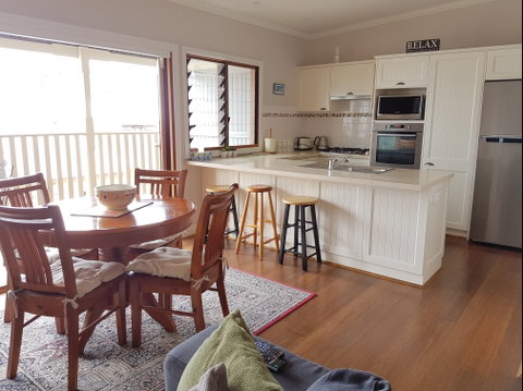 Newcastle Short Stay Apartments - Vista Apartment - Accommodation Great Ocean Road 4