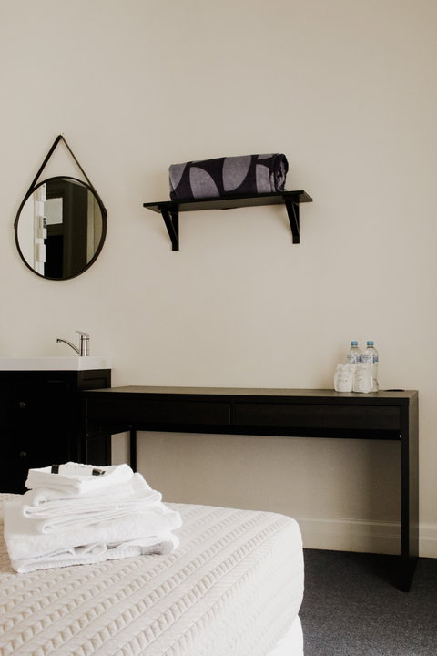 The Australian Hotel Motel - Accommodation Great Ocean Road 9