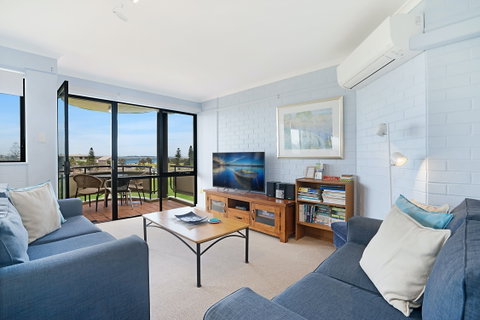 Newcastle Short Stay Apartments - Flagstaff Apartment - Accommodation Great Ocean Road 2
