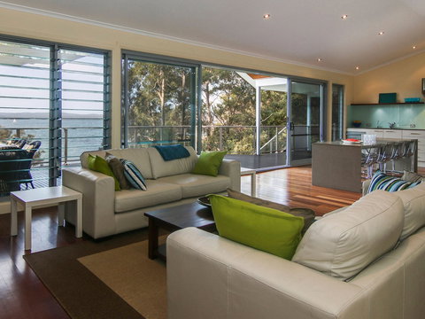 Becalmed On Sunshine Cove - Accommodation Great Ocean Road 1