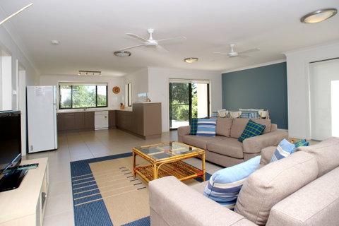 Fingal Bay Beach House - Accommodation Great Ocean Road 1