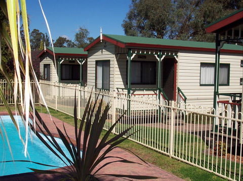 Parkes Country Cabins - Accommodation Great Ocean Road 0