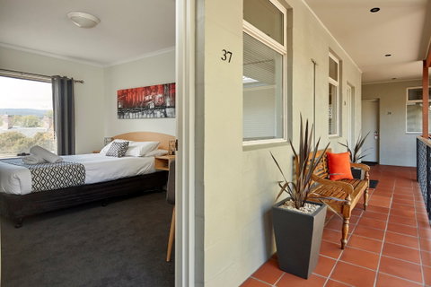 Elphin  Motel & Serviced Apartments - Accommodation Great Ocean Road 1