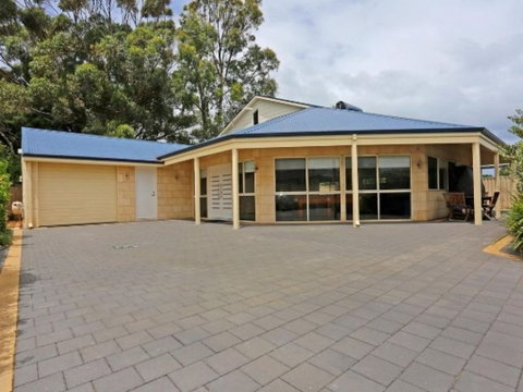 Falcon By The Bay - Accommodation Great Ocean Road 1