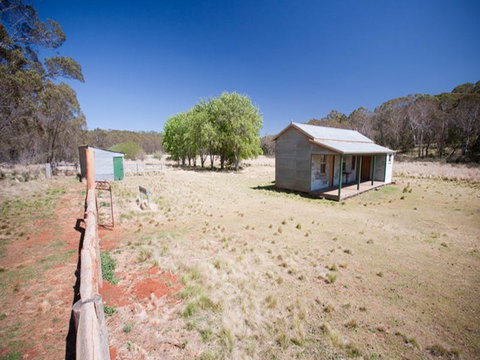 Brackens Hut - Accommodation Great Ocean Road 0